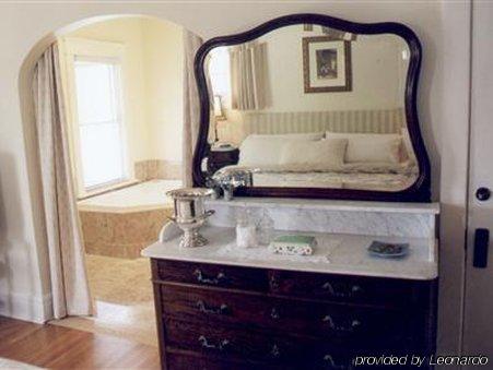 Bluecrest Bed And Breakfast Niagara Falls Habitación foto